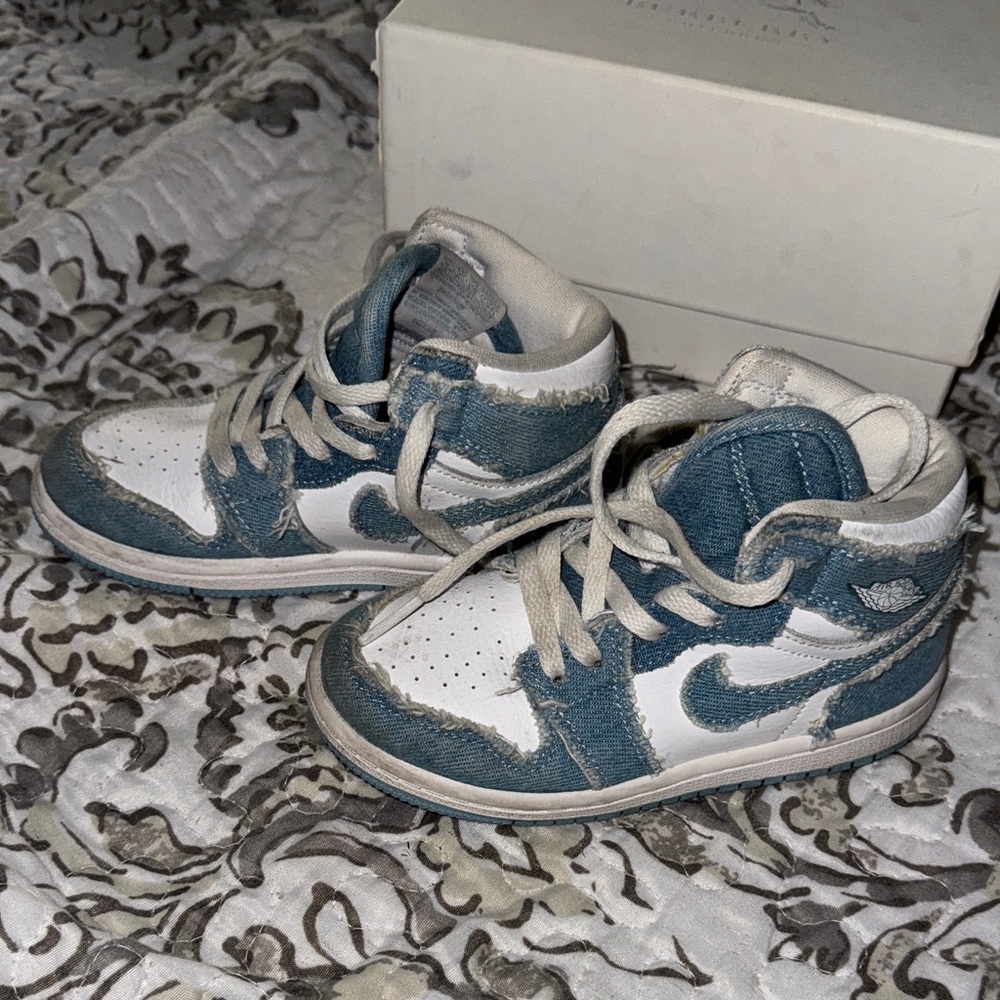 Nike Kids High-Top Sneakers - Blue and White